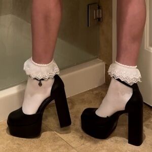 Black Sugar Platform Chunky Heels Size 8.5
